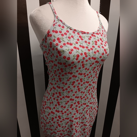 Cherry print rue21 dress - Picture 9 of 9